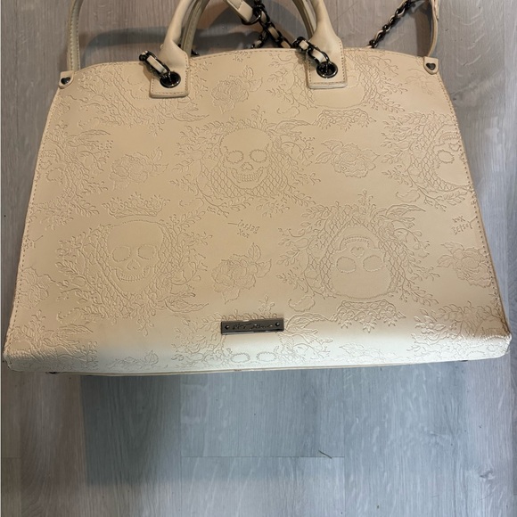 Betsey Johnson Skull Satchel - Picture 4 of 7
